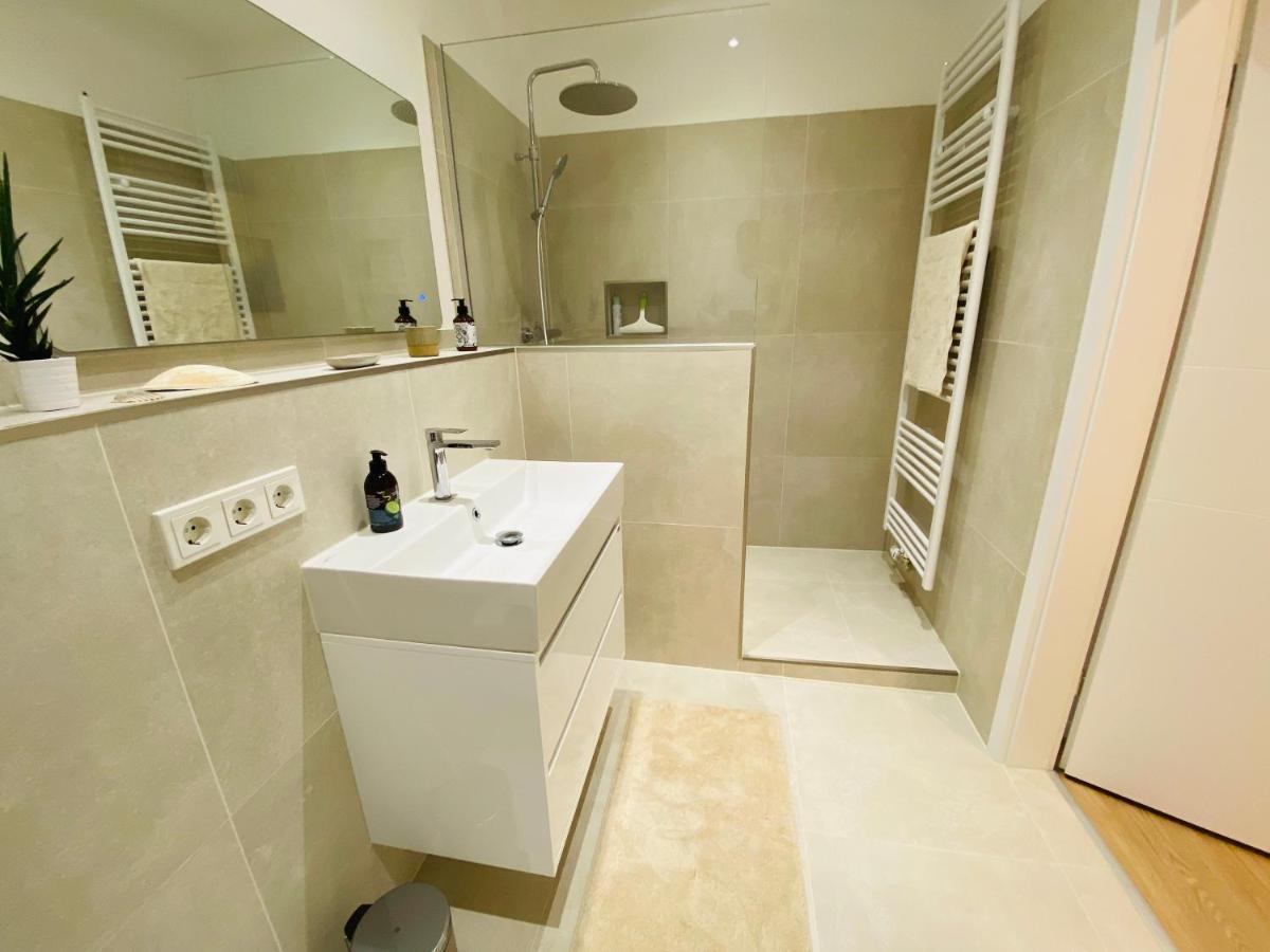 Raum2Go - No1 Modernes Ruhiges 2-Schlafzimmer Apartment City & Park Βιζμπάντεν Εξωτερικό φωτογραφία